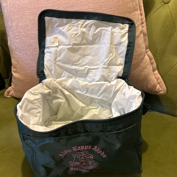 AKA Lunchbag - Picture 2 of 3
